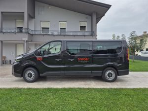 L - Opel Vivaro Combi 9 posti Passo Lungo